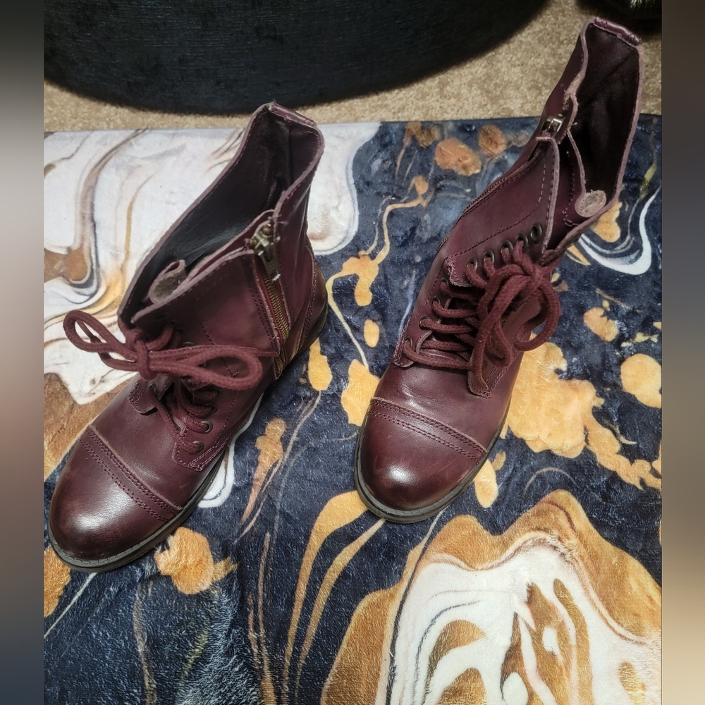 Steve Madden Maroon Lace-Up Boots - Picture 2 of 4
